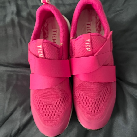 Tems Spinning Shoes - Picture 1 of 2